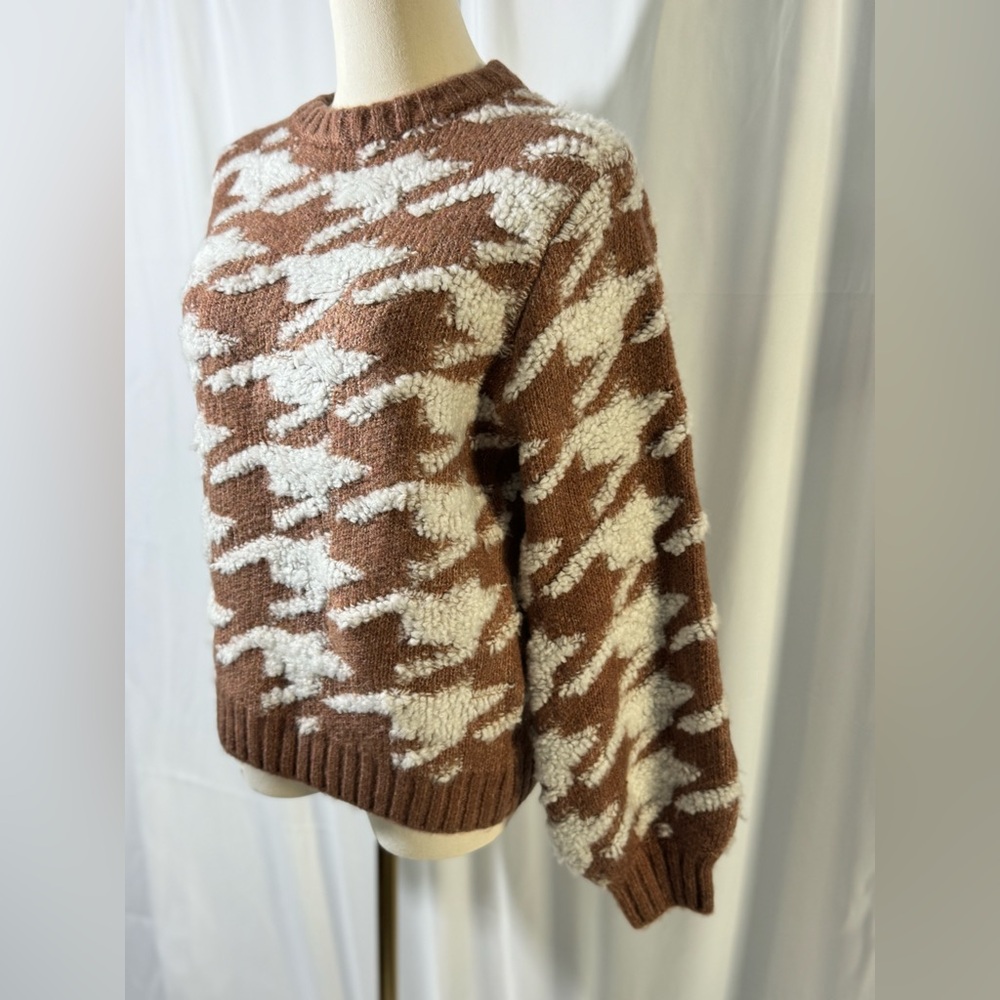 NWT Line & Dot Women's Houndstooth Plush Brown
Crewneck Sweater Revolve - Picture 11 of 15